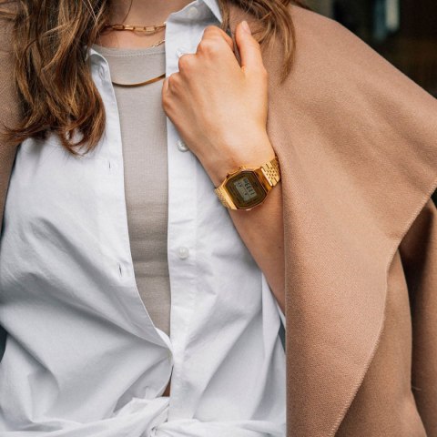 NEW VINTAGE BLUETOOTH® SMARTPHONE LINK - GOLD - built-in accelerometer senses body movements + steps counter NEW VINTAGE BLUETOOTH® SMARTPHONE LINK - GOLD - built-in accelerometer senses body movements + steps counter