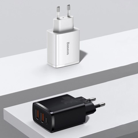 Baseus Compact szybka ładowarka sieciowa 2x USB / USB Typ C 30W 3A Power Delivery Quick Charge czarny (CCXJ-E01) Baseus Compact szybka ładowarka sieciowa 2x USB / USB Typ C 30W 3A Power Delivery Quick Charge czarny (CCXJ-E01)