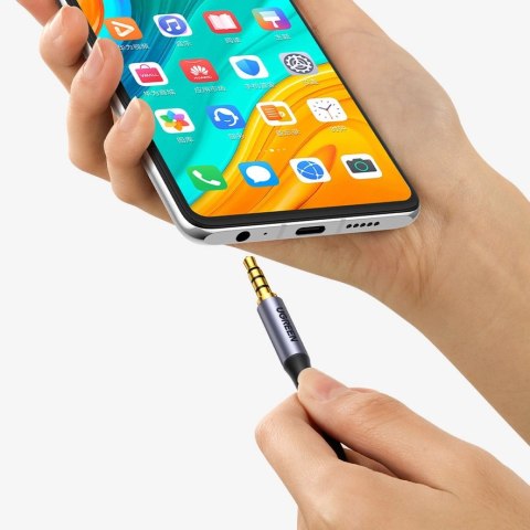 Kabel Ugreen AV183 20782 mini jack 3.5mm / mini jack 3.5mm 2m - szary Kabel Ugreen AV183 20782 mini jack 3.5mm / mini jack 3.5mm 2m - szary