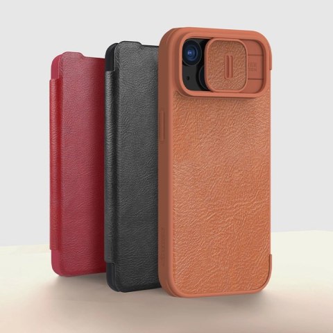 Skórzane etui z klapką osłoną aparatu do iPhone 15 Pro Max Nillkin Qin Pro Leather - czarne Skórzane etui z klapką osłoną aparatu do iPhone 15 Pro Max Nillkin Qin Pro Leather - czarne