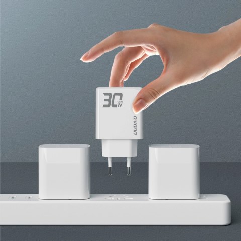 Ładowarka sieciowa GaN Dudao A30EUL 30W USB-A / USB-C + kabel USB-C - Lightning - biała Ładowarka sieciowa GaN Dudao A30EUL 30W USB-A / USB-C + kabel USB-C - Lightning - biała