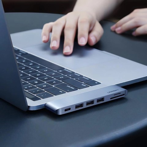 Ugreen wielofunkcyjny HUB 2x USB Typ C na 3x USB 3.0 / TF / SD / USB Typ C do MacBook Pro / Air szary (CM251 60560) Ugreen wielofunkcyjny HUB 2x USB Typ C na 3x USB 3.0 / TF / SD / USB Typ C do MacBook Pro / Air szary (CM251 60560)