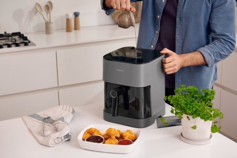Frytkownica Panasonic NF-CC500SXE z wyświetlaczem LCD, 5 l, 1450 W, obudowa Cool touch Frytkownica Panasonic NF-CC500SXE z wyświetlaczem LCD, 5 l, 1450 W, obudowa Cool touch