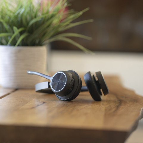 POLY Stereofoniczny zestaw słuchawkowy USB A Voyager 4320 + przejściówka BT700 USB-A + podstawka ładująca POLY Stereofoniczny zestaw słuchawkowy USB A Voyager 4320 + przejściówka BT700 USB-A + podstawka ładująca