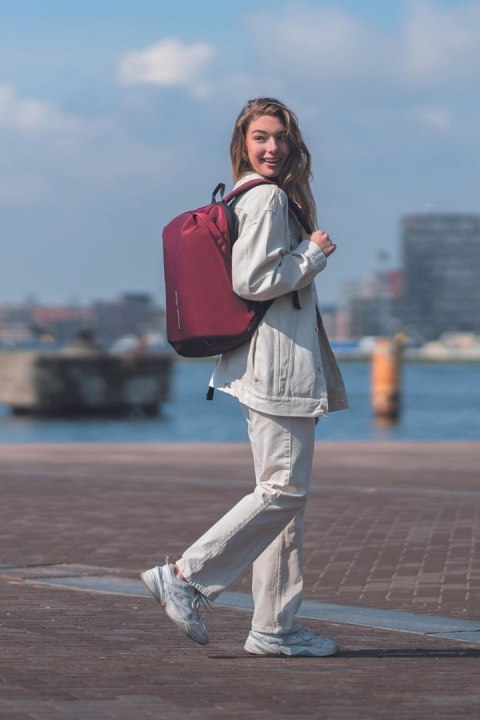 Plecak turystyczny czerwony z włókna z recyklingu XD-Design P705.794 Plecak turystyczny czerwony z włókna z recyklingu XD-Design P705.794