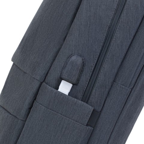 RIVACASE PLECAK NA LAPTOP 17,3" PRATER, 20L, CIEMNOSZARY, ANTYKRADZIEŻOWY, MATERIAŁ WODOODPORNY, PRZELOTKA USB RIVACASE PLECAK NA LAPTOP 17,3" PRATER, 20L, CIEMNOSZARY, ANTYKRADZIEŻOWY, MATERIAŁ WODOODPORNY, PRZELOTKA USB